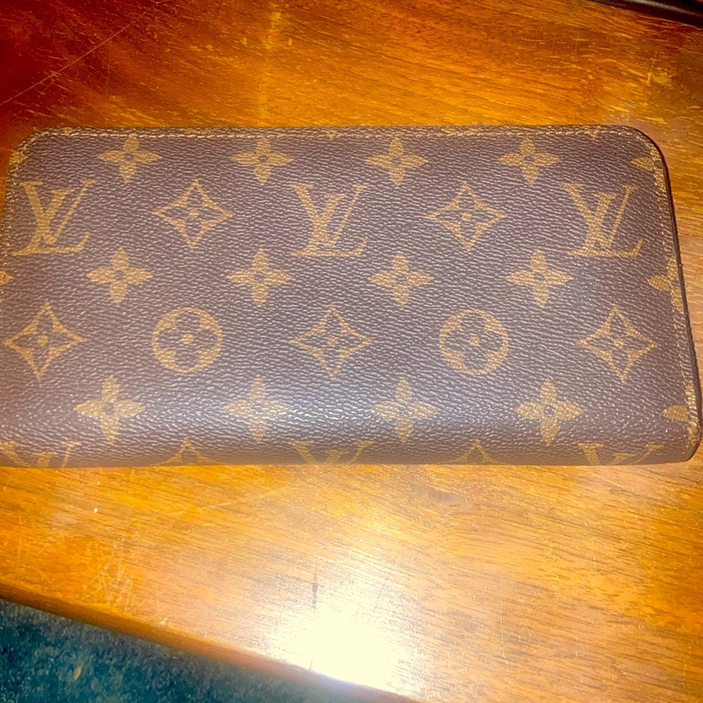Louis Vuttion Wallet